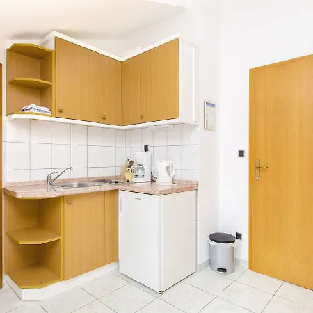 דירה And Iva טרוגיר