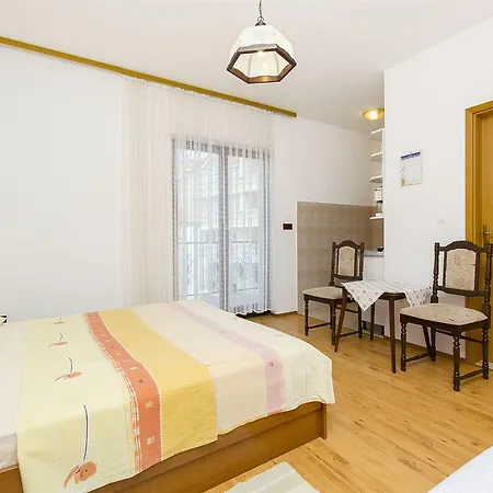 And Iva Apartament *