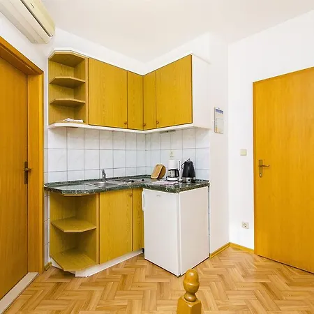 And Iva Apartament *