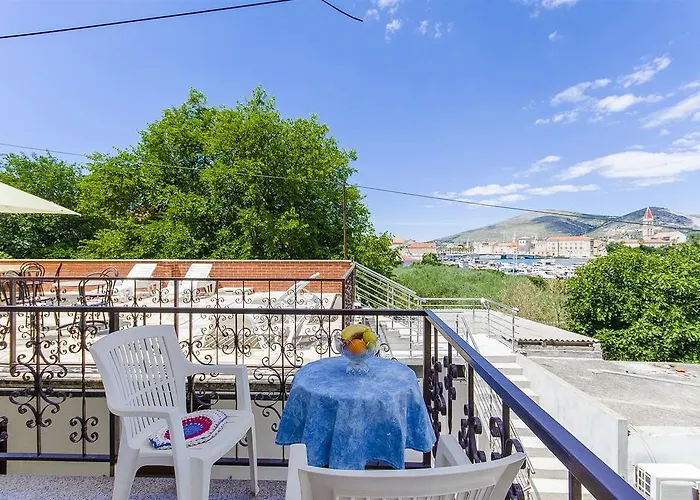 Appartement And Iva *