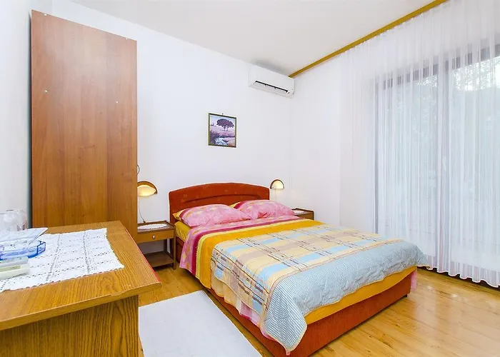 Apartment And Iva Trogir