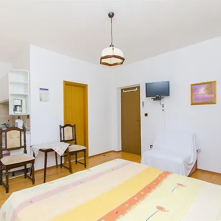 And Iva Apartman Trogir